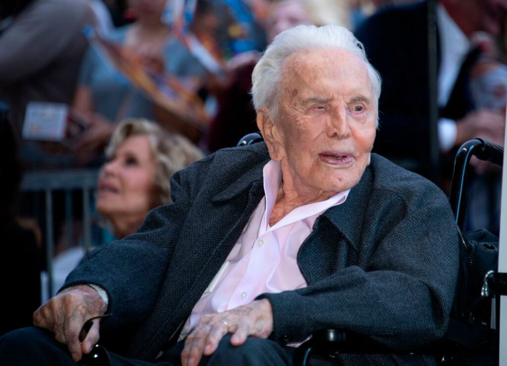 What was Kirk Douglas worth when he died?
