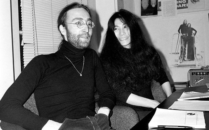 How much money did John Lennon leave Yoko?