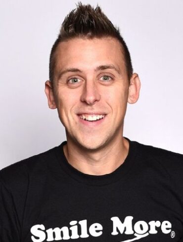How is Roman Atwood so rich?