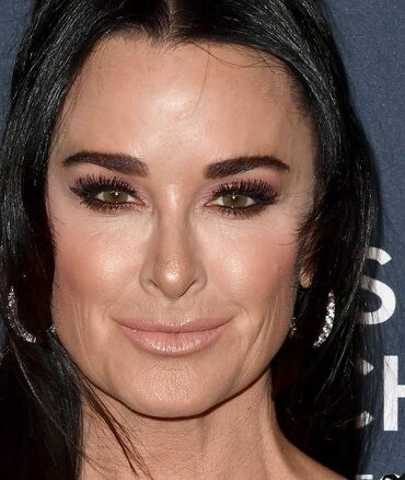 How much is Kyle Richards paid for RHOBH?