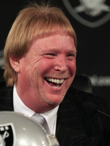 How much is Mark Davis worth?