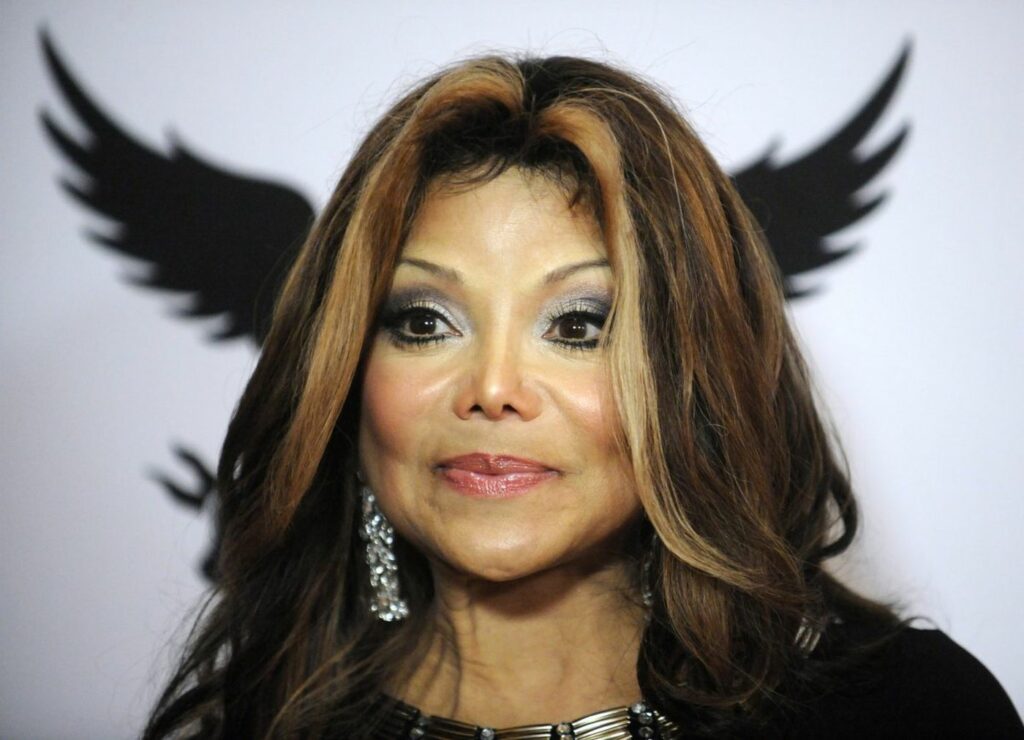 How rich is Latoya Jackson?