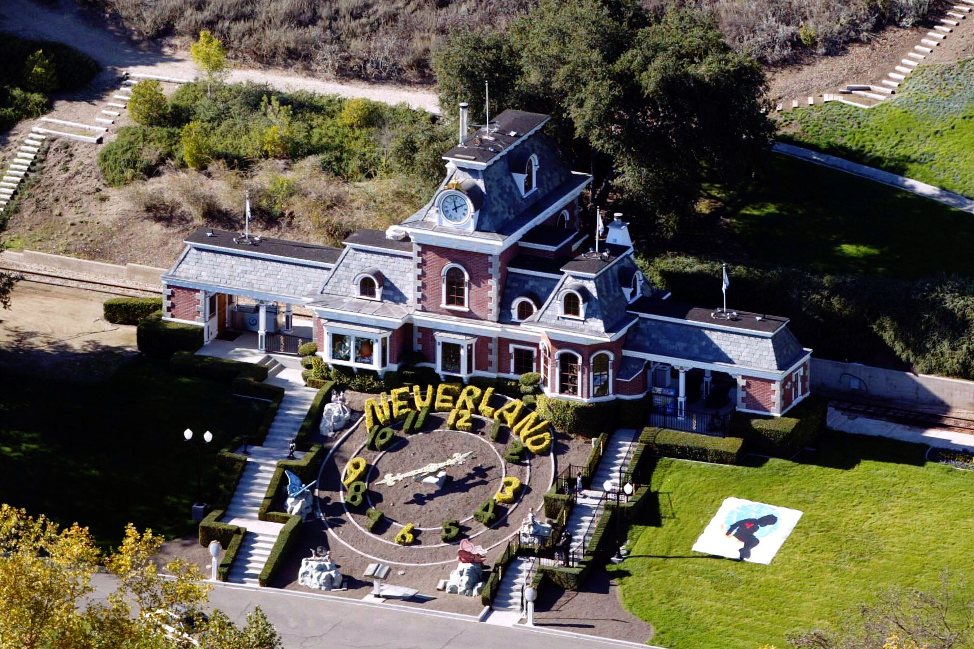 Who owns Michael Jackson's estate?
