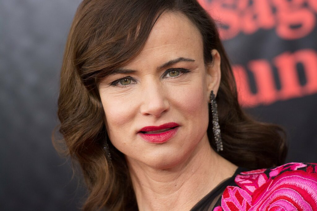 How rich is Juliette Lewis?