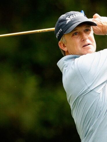 Who is the richest golfer of all time?
