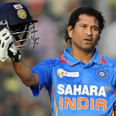 How much Sachin Tendulkar earns now?