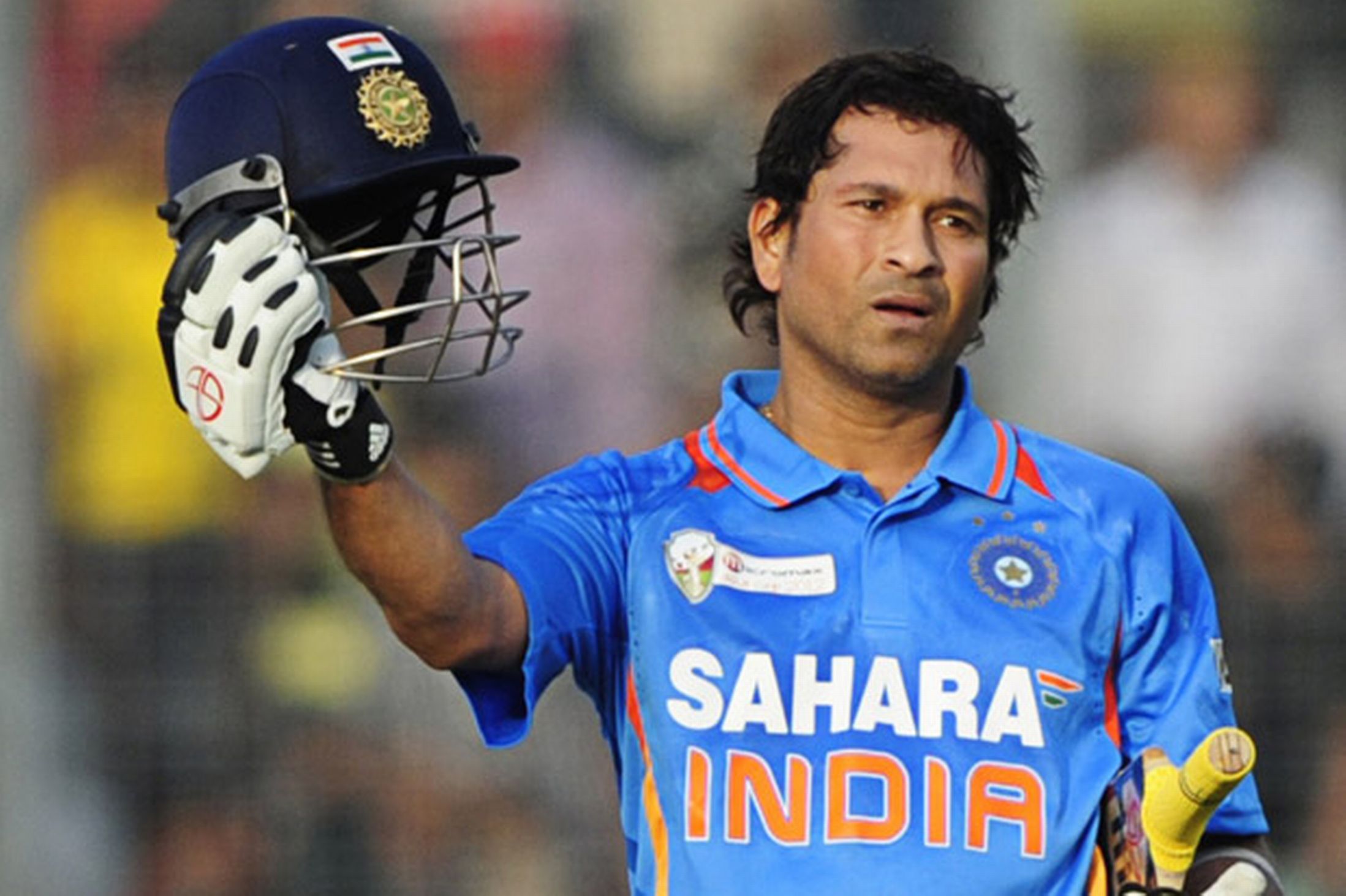 How much Sachin Tendulkar earns now?