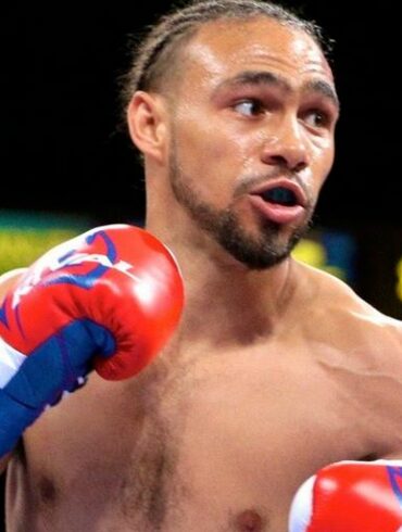 Who is richest boxer in the world?