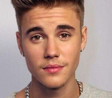 Who is the richest singer in the world 2020?