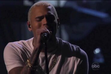Who is best singer in the world?