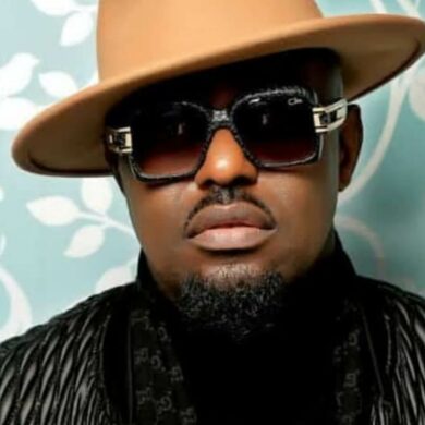 Who is the richest comedian 2020?