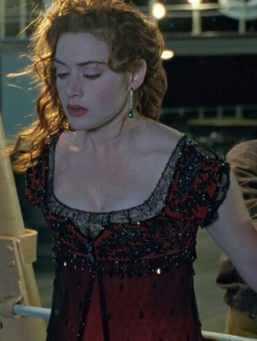 How much money did Rose make from Titanic?