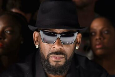 Where is R Kelly net worth?