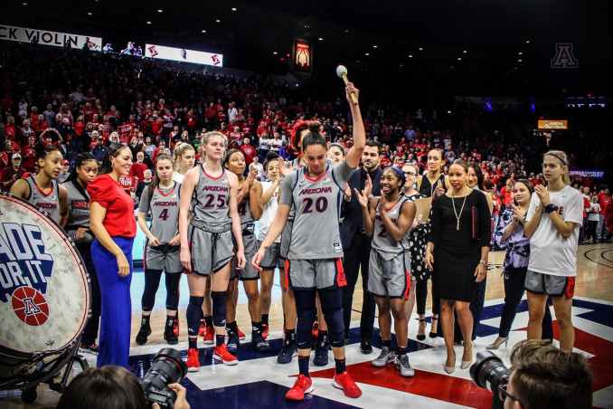 Comment le basket-ball féminin de l'Arizona est devenu le sport le plus en vogue sur le campus...