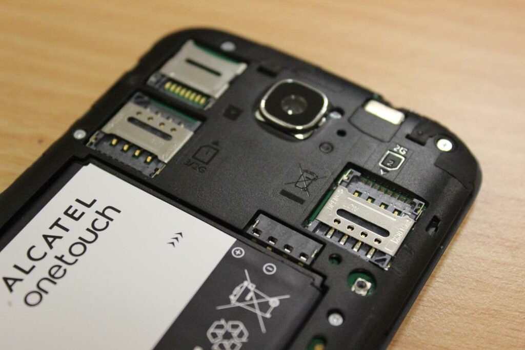 Comment avoir 2 cartes SIM avec même numéro Free ?