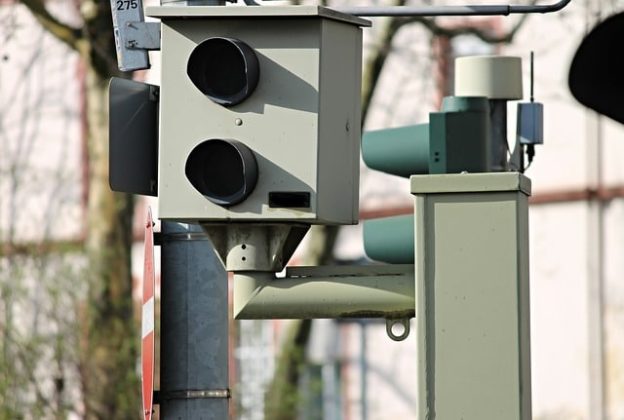 Comment sont alimentés les radars de chantier ?