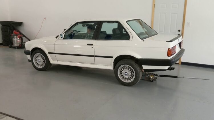 BMW 325iX 1988