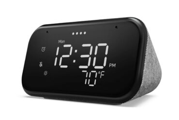 How do I customize my Lenovo smart clock?