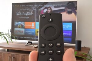 Comment savoir si la télécommande Apple TV est chargée ?